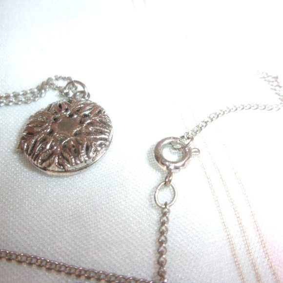 Small Silver Tone Cut Work Locket Necklace 16" L - Picture 4 of 7